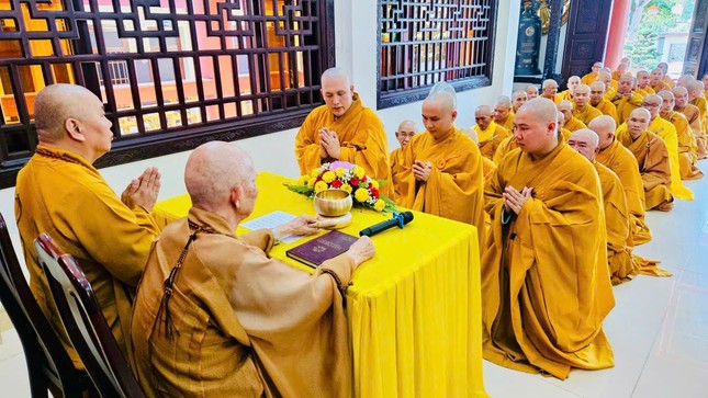 Chư Tăng tuần tự 3 vị cầu pháp Tự tứ