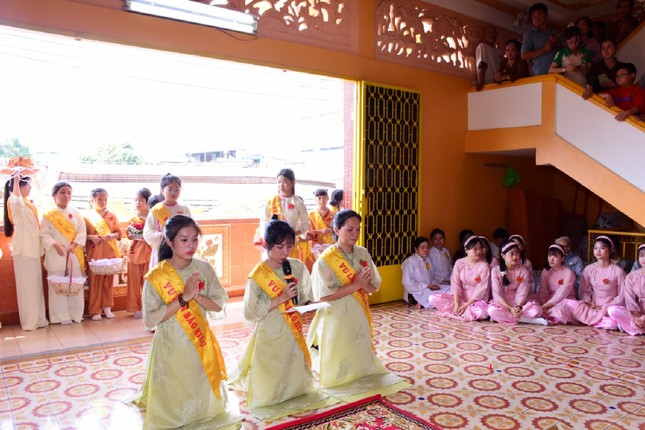 Phật tử dâng lời tác bạch Phật tử dâng lời tác bạch