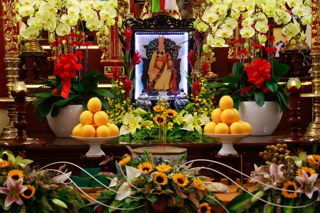 Giác linh đài cố Thượng tọa Thích Trí Chánh