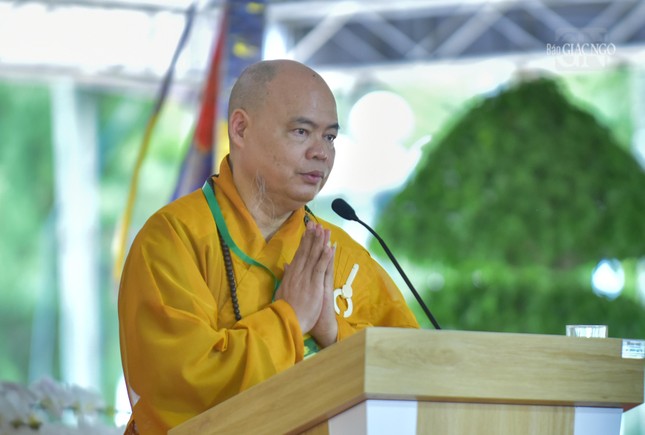 Thượng tọa Thích Thanh Phong phát biểu