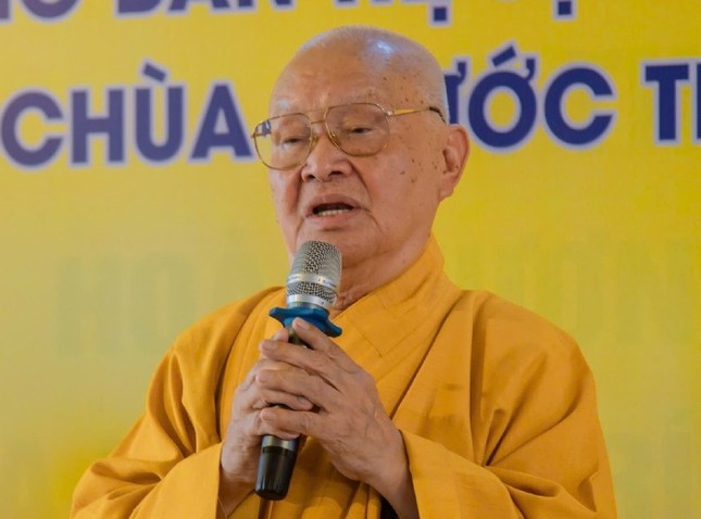 Hòa thượng Thích Giác Thuận ban đạo từ Hòa thượng Thích Giác Thuận ban đạo từ