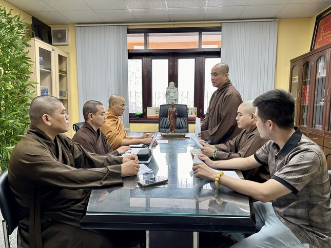 Quang cảnh buổi họp Quang cảnh buổi họp