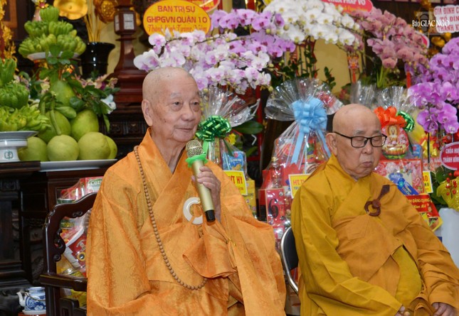 Đức Pháp chủ ban đạo từ Đức Pháp chủ ban đạo từ