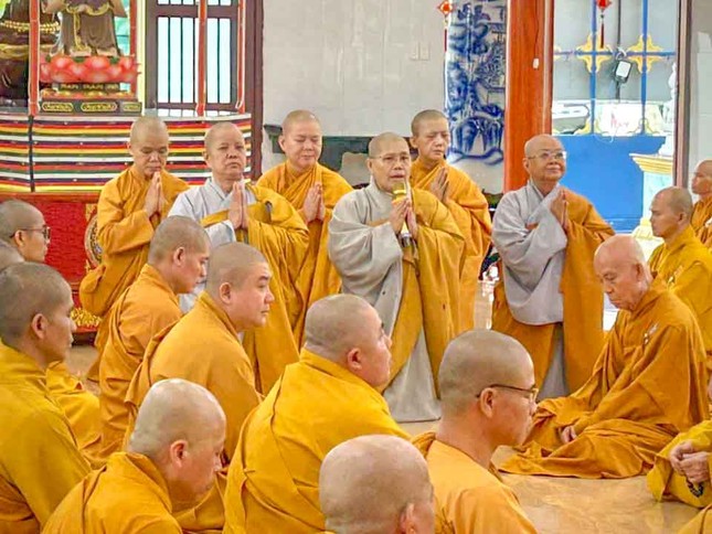 Chư Ni cầu pháp an cư, nương Đại Tăng tu học trong ba tháng hạ Chư Ni cầu pháp an cư, nương Đại Tăng tu học trong ba tháng hạ