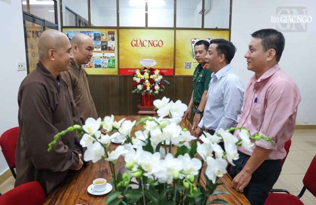 Buổi gặp mặt thân tình với lãnh đạo chính quyền Q.3 Buổi gặp mặt thân tình với lãnh đạo chính quyền Q.3