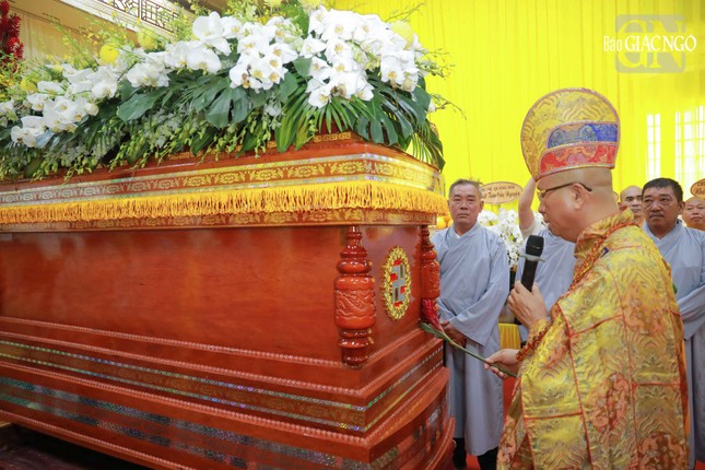 Hòa thượng Thích Pháp Đăng cung tuyên pháp ngữ