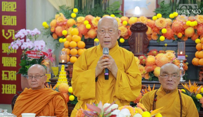 Trưởng lão Hòa thượng Thích Như Niệm ban đạo từ