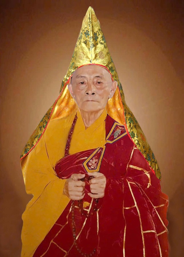 Chân dung Trưởng lão Hòa thượng Thích Giải Kinh (1928-2025) Chân dung Trưởng lão Hòa thượng Thích Giải Kinh (1928-2025)