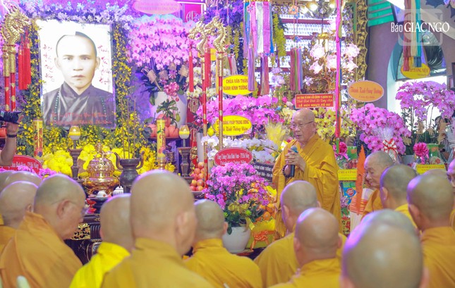 Trưởng lão Hòa thượng Thích Như Niệm ôn lại hành trạng của Tổ khai sơn chùa Pháp Hoa Trưởng lão Hòa thượng Thích Như Niệm ôn lại hành trạng của Tổ khai sơn chùa Pháp Hoa