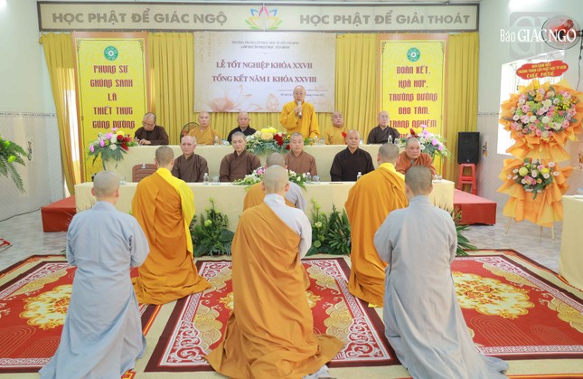 Hòa thượng Thích Viên Giác ban đạo từ