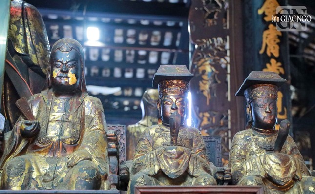 Bộ tượng Thập điện được tạo tác vào giữ thế kỷ XVIII