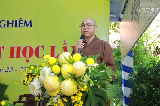 Đại đức Thích Nguyên Hưng phát biểu khai mạc Đại đức Thích Nguyên Hưng phát biểu khai mạc