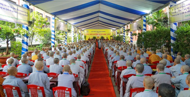 407 Tăng Ni tham dự Khóa bồi dưỡng Luật học năm 2025 tại chùa Huệ Nghiêm (phường An Lạc, TP.HCM) 407 Tăng Ni tham dự Khóa bồi dưỡng Luật học năm 2025 tại chùa Huệ Nghiêm (phường An Lạc, TP.HCM)