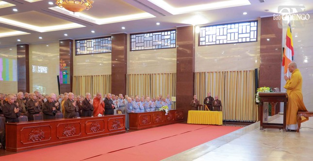 Niệm Phật cầu gia bị trước buổi giảng