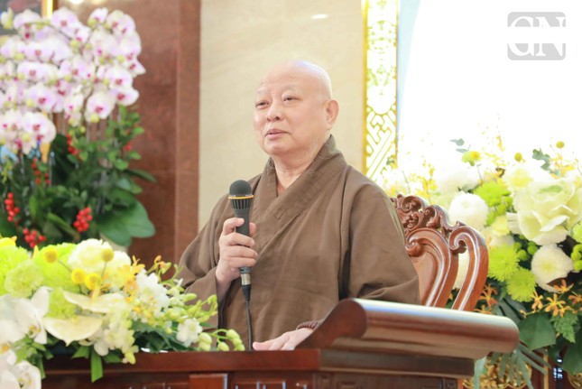 Hòa thượng Thích Lệ Trang phát biểu