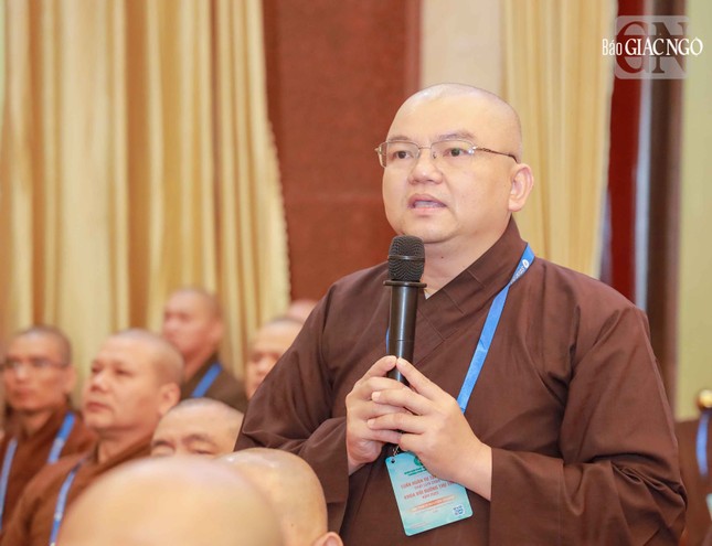 Đại đức Thích Nguyên Thanh đặt câu hỏi