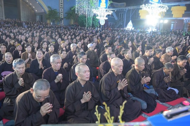 Hơn 2.000 người tham dự