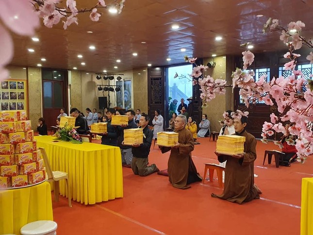 Phật tử về chùa Đại Tuệ dự lễ tạ đàn Dược Sư và khóa sớ cầu an