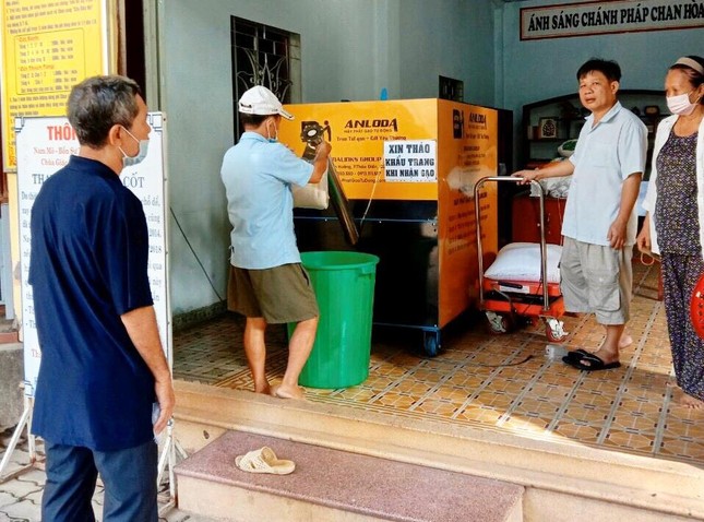 "Cây ATM gạo" tại chùa Giác Quang - Ảnh: Thiện Lực