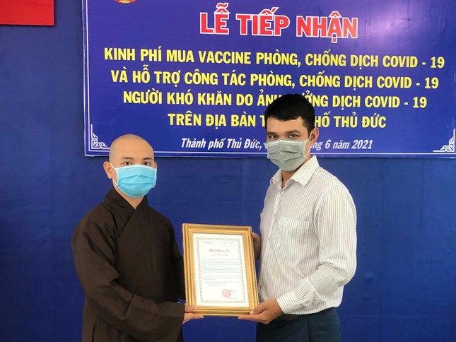 Ông Nguyễn Văn Hậu, Phó Chủ tịch UBMTTQVN TP.Thủ Đức gửi thư cảm ơn đến các cơ sở tự viện