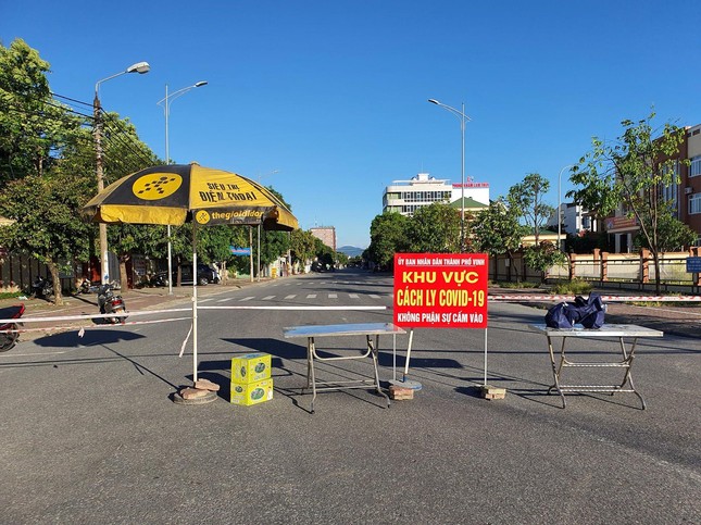 Khu vực cách ly tại phường Hưng Dũng (TP.Vinh) đã được phong tỏa Khu vực cách ly tại phường Hưng Dũng (TP.Vinh) đã được phong tỏa