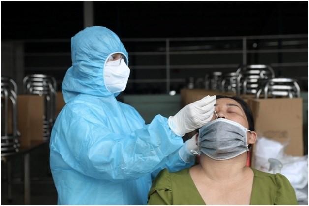 Tổ chức lấy mẫu xét nghiệm tầm soát tại các doanh nghiệp tại TP.Thủ Đức - Khu vực 2