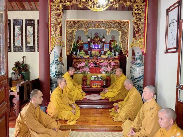 Chư tôn đức trong buổi lễ tưởng niệm Chư tôn đức trong buổi lễ tưởng niệm