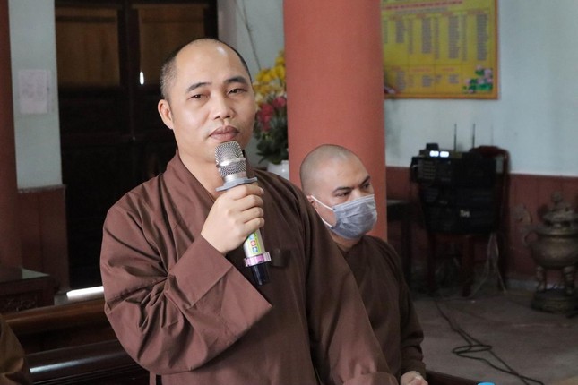 Đại đức Thích Minh Thành góp ý về công tác chuẩn bị Đại giới đàn Thánh Long