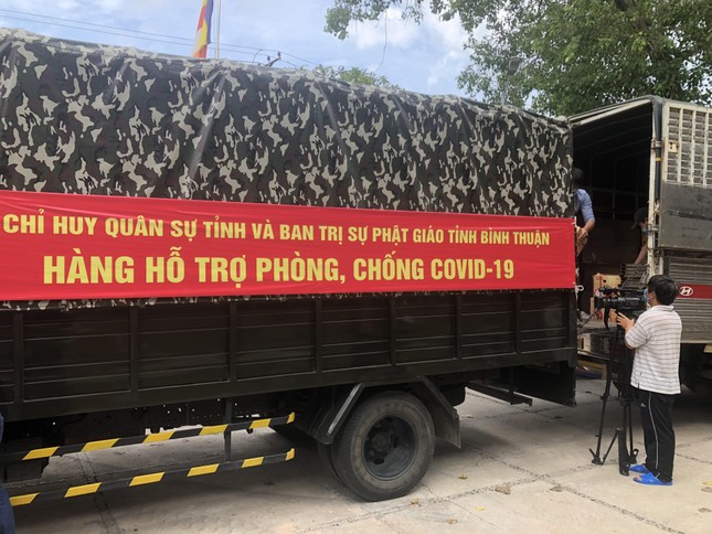 Xe vận chuyển lương thực, thực phẩm hỗ trợ TP.HCM và các tỉnh phía Nam Xe vận chuyển lương thực, thực phẩm hỗ trợ TP.HCM và các tỉnh phía Nam