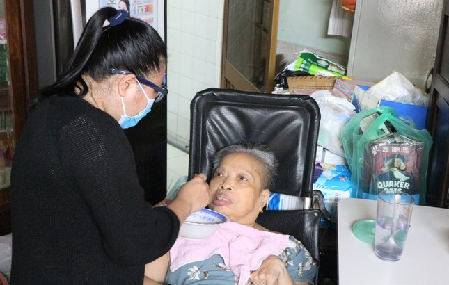 Phút giây hạnh phúc của Kim Ngân và mẹ Phút giây hạnh phúc của Kim Ngân và mẹ