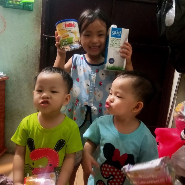 Em vui có quà Em vui có quà