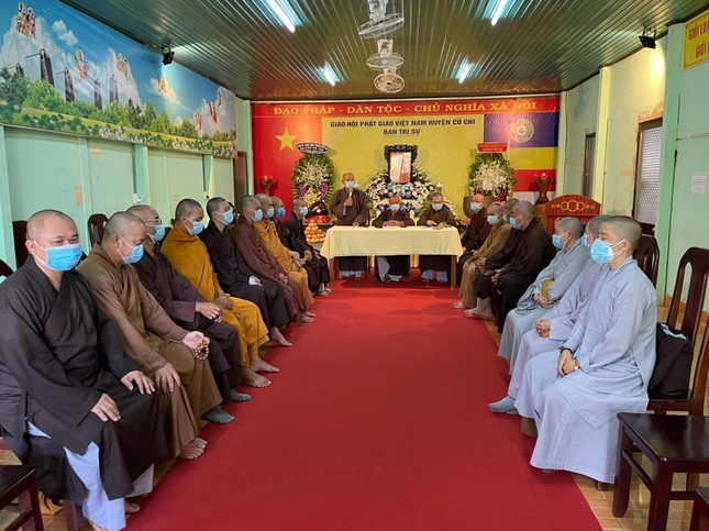 Quang cảnh phiên họp