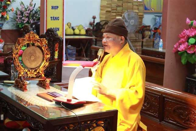 Thượng tọa Thích Thanh Vượng giáo giới các giới tử tại Đại giới đàn Thánh Long Thượng tọa Thích Thanh Vượng giáo giới các giới tử tại Đại giới đàn Thánh Long
