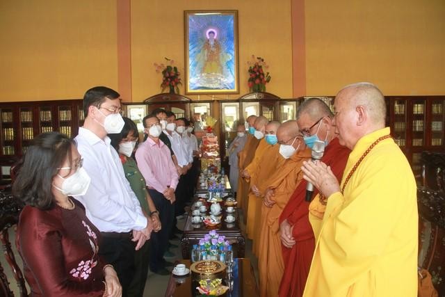 Hòa thượng Thích Quảng Hiển thay mặt Ban Thường trực Ban Trị sự Phật giáo tỉnh BR-VT cảm ơn lãnh đạo tỉnh