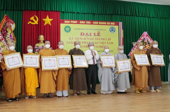 Tập thể, cá nhân nhận Bằng khen của UBND tỉnh Đồng Nai Tập thể, cá nhân nhận Bằng khen của UBND tỉnh Đồng Nai