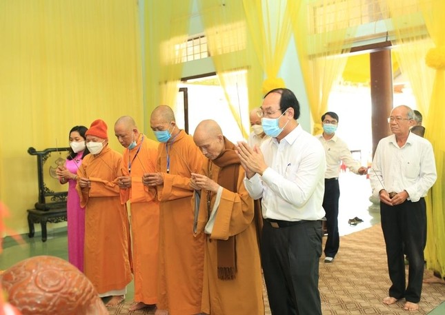 Dâng hương tưởng niệm cố Trưởng lão Hòa thượng Thích Thiện Duyên – Phó Pháp chủ GHPGVN tại chùa Đạo Nguyên