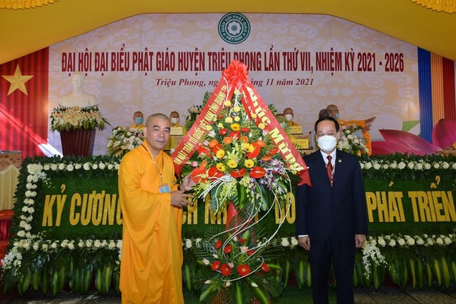 Ủy ban MTTQVN tỉnh Quảng Trị tặng hoa chúc mừng đại hội Ủy ban MTTQVN tỉnh Quảng Trị tặng hoa chúc mừng đại hội