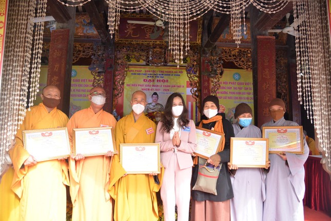 Tập thể, cá nhân tiêu biểu nhận Giấy khen Tập thể, cá nhân tiêu biểu nhận Giấy khen