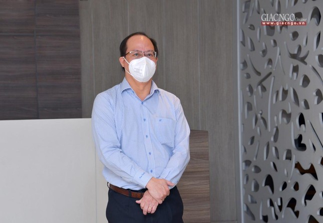 Bác sĩ Lê Anh Tuấn phát biểu tri ân đến các tình nguyện viên