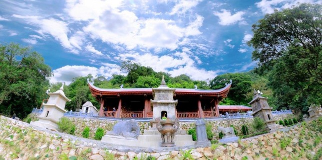 Toàn cảnh am, chùa Ngọa Vân thượng đã hoàn thành Toàn cảnh am, chùa Ngọa Vân thượng đã hoàn thành