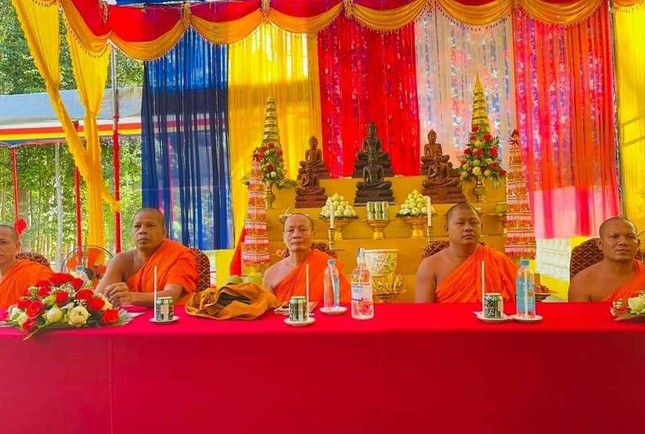 Chư Tăng tham dự buổi lễ Chư Tăng tham dự buổi lễ