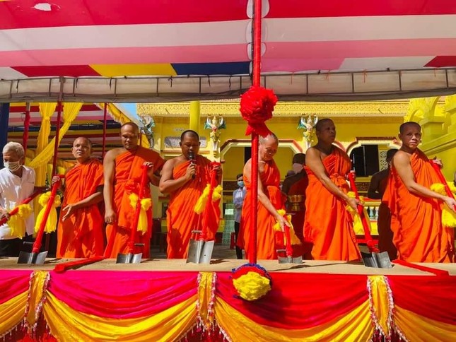 Động thổ, khởi công xây dựng bảo tháp Động thổ, khởi công xây dựng bảo tháp