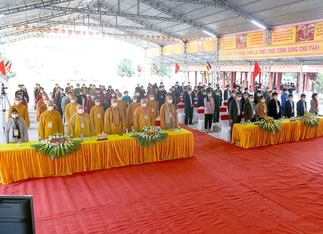 Nghi thức niệm Phật cầu gia hộ, chào Quốc kỳ, Đạo kỳ trước khi vào phiên đại hội chính thức