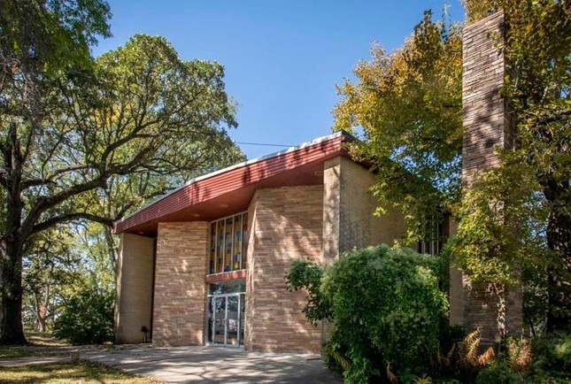 Nhà thờ Saint Thomas Aquinas tại Iowa đã cải biến thành một ngôi chùa