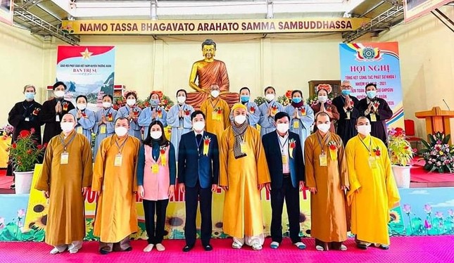 Tân Ban Trị sự Phật giáo huyện Thường Xuân (2021-2026) chụp hình lưu niệm Tân Ban Trị sự Phật giáo huyện Thường Xuân (2021-2026) chụp hình lưu niệm