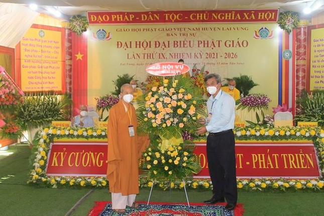 Sở Nội vụ tỉnh Đồng Tháp tặng hoa chúc mừng đại hội Sở Nội vụ tỉnh Đồng Tháp tặng hoa chúc mừng đại hội