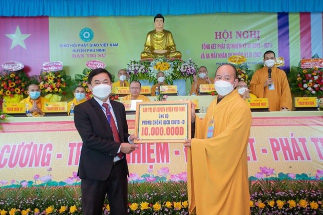 Ban Trị sự Phật giáo huyện Phú Ninh trao tặng 10 triệu đồng ủng hộ quỹ phòng, chống Covid-19 Ban Trị sự Phật giáo huyện Phú Ninh trao tặng 10 triệu đồng ủng hộ quỹ phòng, chống Covid-19