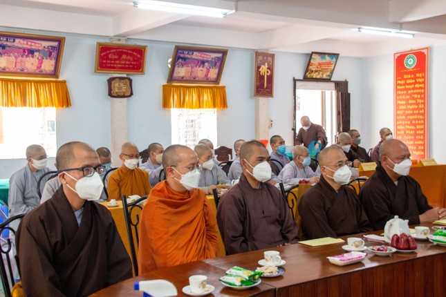 Chư Tăng Ni tham dự phiên họp