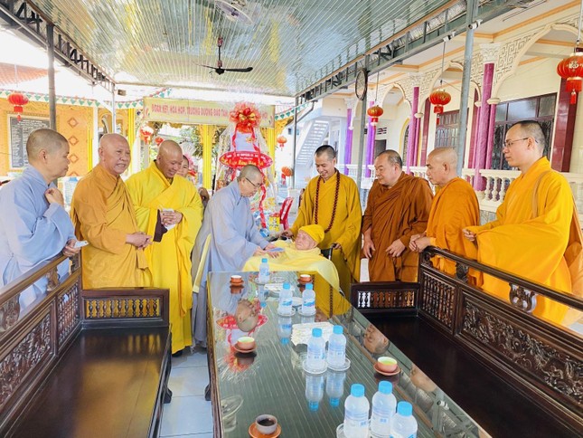 Vấn an Ni trưởng Thích nữ Nhẫn Liên tại tịnh xá Ngọc Hiệp Vấn an Ni trưởng Thích nữ Nhẫn Liên tại tịnh xá Ngọc Hiệp