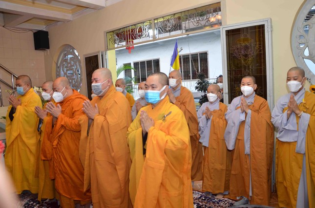 Tập thể Ban Trị sự Phật giáo quận Bình Thạnh khánh tuế Thượng tọa Thích Tâm Chơn tại tịnh xá Đại Giác